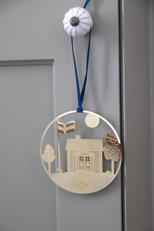 PENDANT SWEDISH IDYLL